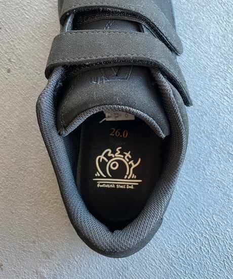 AREth "I velcro" Black Vegan Suede