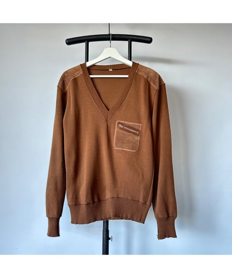 Europe Vintage Switching Suede V-neck Knit