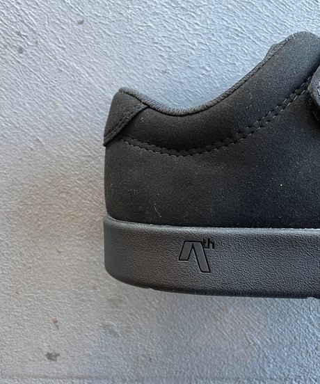 AREth "I velcro" Black Vegan Suede