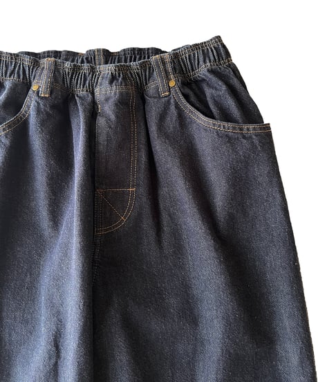 COMFORTABLE REASON "Reactive Dyed Denim"