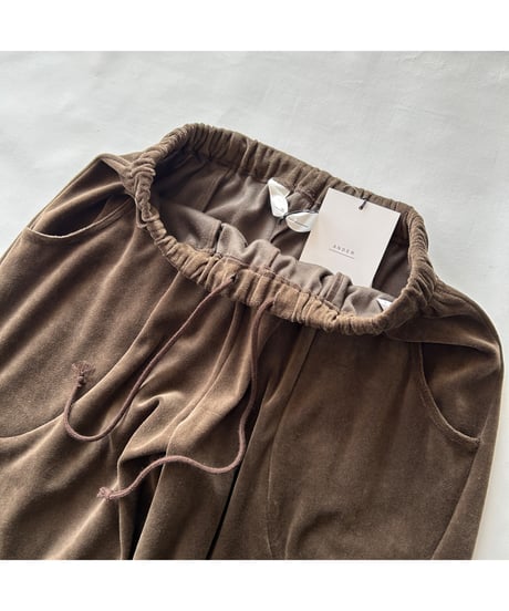ANDER "VELOUR CURVY PANTS"