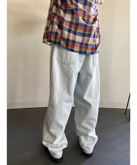 COMFORTABLE REASON "Surface Dyed Denim"