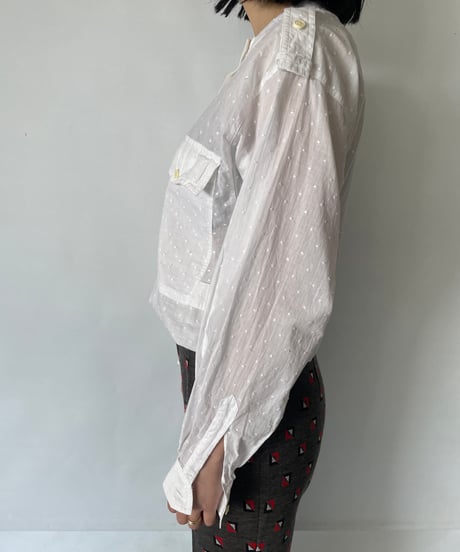 Dot collarless white shirt