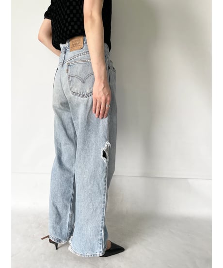 90s Levis 562 damage denim