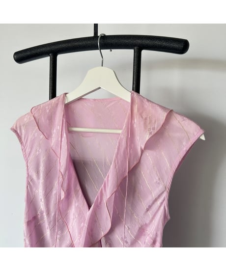 Sleeveless ruffle blouse