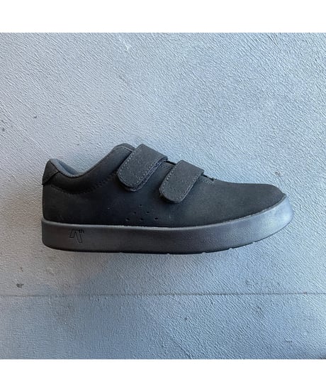 AREth "I velcro" Black Vegan Suede