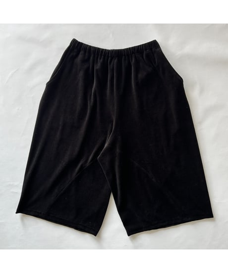 ANDER "VELOUR BACK CURVY CROPPED PANTS"