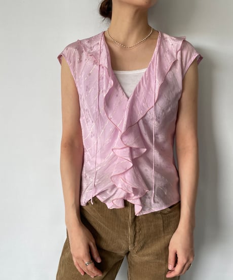 Sleeveless ruffle blouse