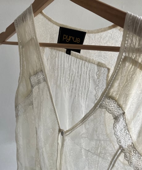 lace gilet