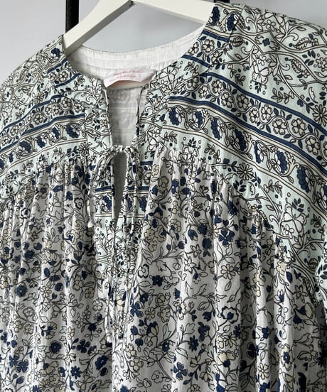 All-over Print V-neck One dress