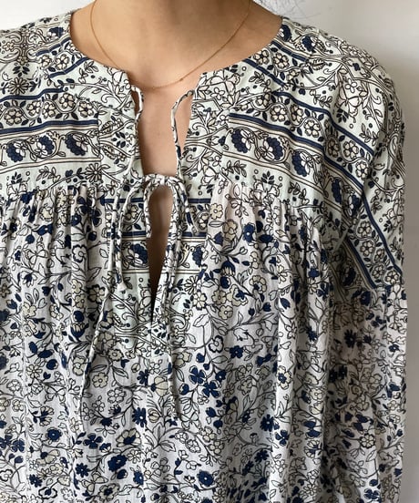 All-over Print V-neck One dress