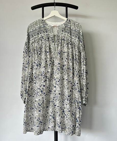 All-over Print V-neck One dress