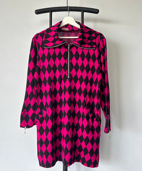 vivid pink black diamond checkered