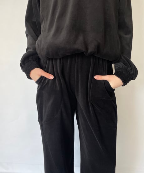 ANDER "VELOUR CURVY PANTS"
