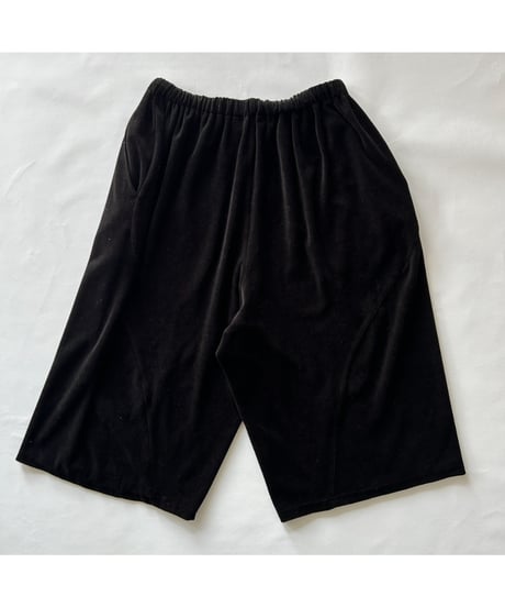 ANDER "VELOUR BACK CURVY CROPPED PANTS"