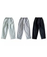 COMFORTABLE REASON "Surface Dyed Denim"