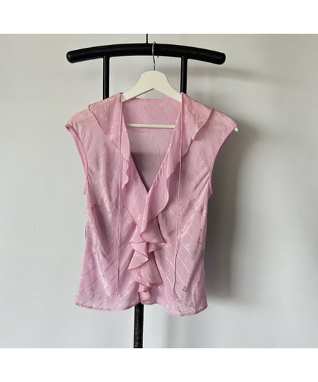 Sleeveless ruffle blouse
