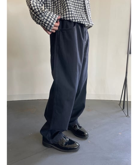 COMFORTABLE REASON "Surface Dyed Denim"