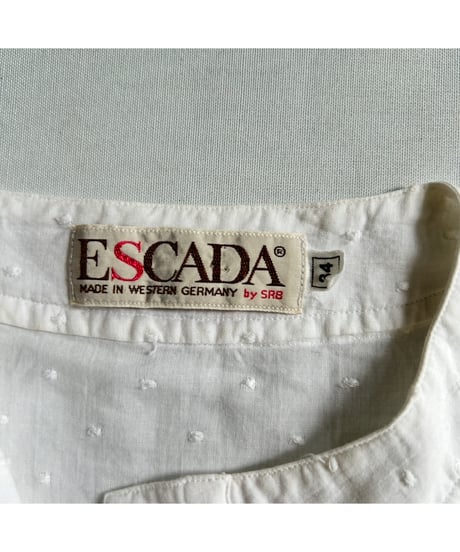 Dot collarless white shirt