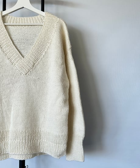 V-neck Knit