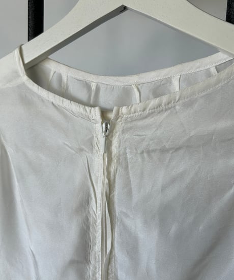 euro vintage back zip blouse