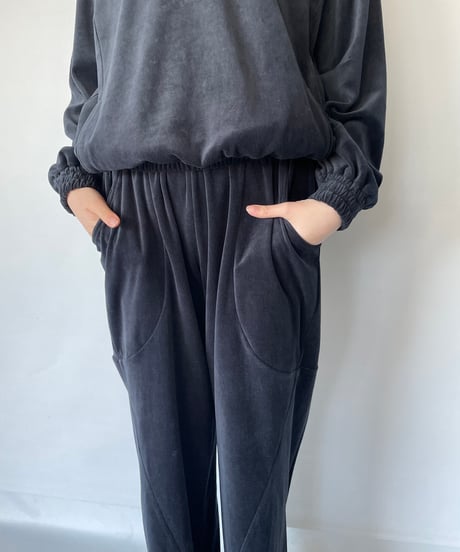 ANDER "VELOUR CURVY PANTS"