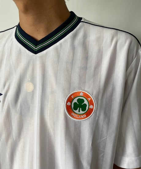 DEAD STOCK Ireland 80-90s revival football shirt