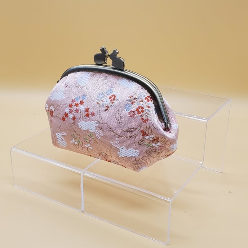 うさ　西陣織金襴がま口ミニポーチ　たからづくし　紺　他全3点 がま口ポーチ 西陣織/金襴【花と白うさぎ】ハンドメイド | Pink-Boo