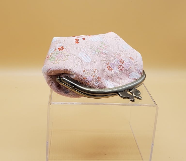 がま口ポーチ 西陣織/金襴【花と白うさぎ】ハンドメイド | Pink-Boo