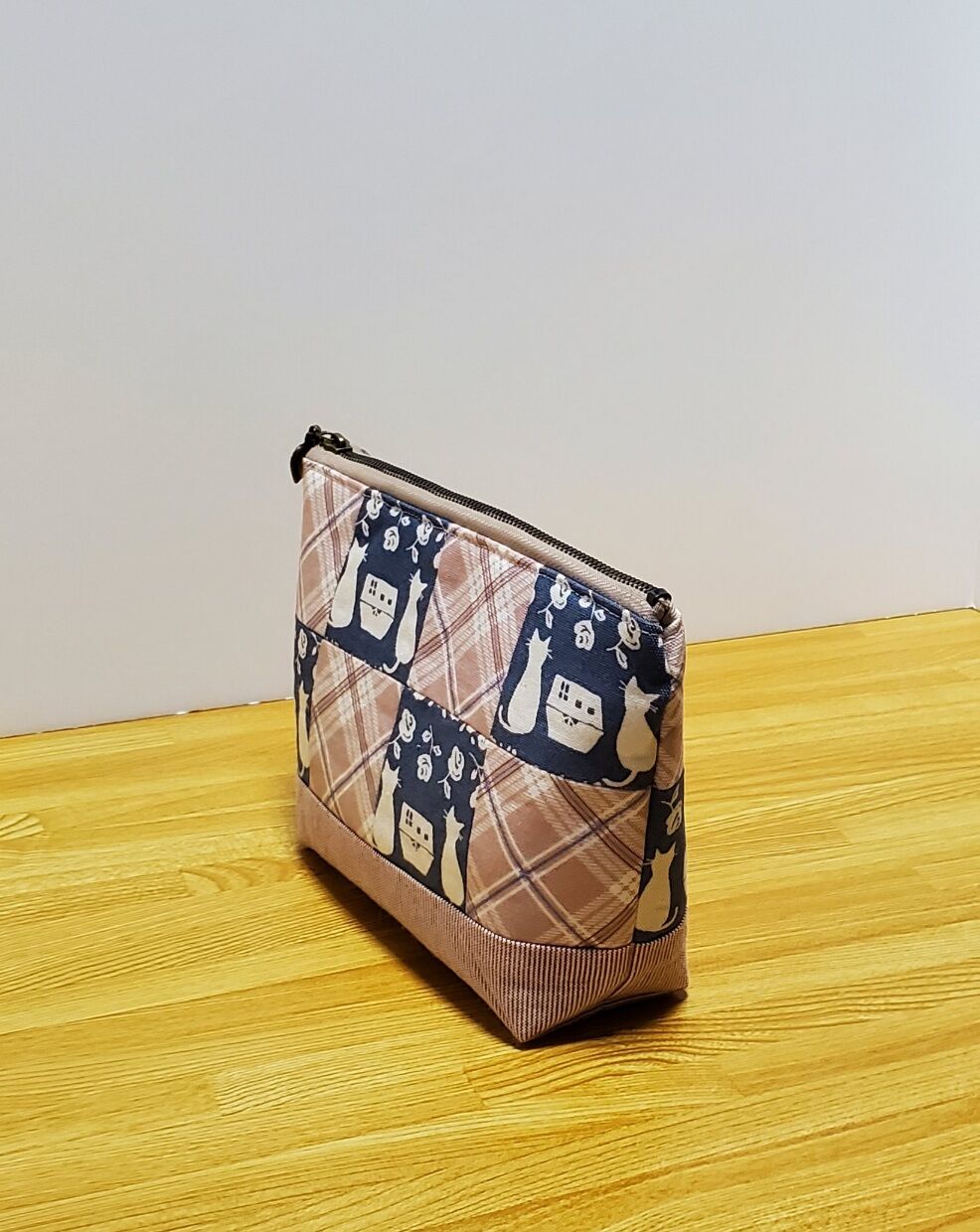 パッチワークポーチ 【バイアスチェック×猫】 ハンドメイド パッチワークポーチ 【バイアスチェック×猫】 ハンドメイド