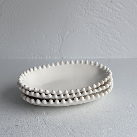 AYA COURVOISIER  PERLE OVAL PLATE