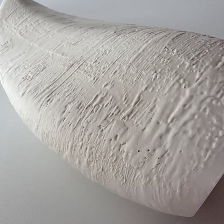 white thin vase 70s CANADA