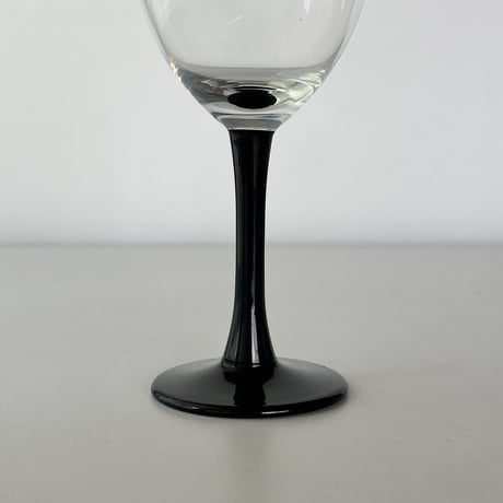 glass with black stem 80s