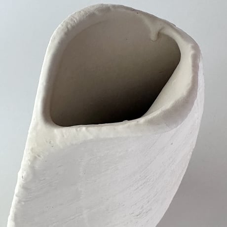 white thin vase 70s CANADA