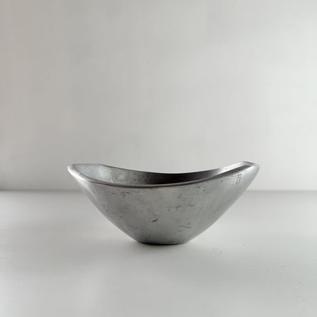 cast aluminum bowl 90s