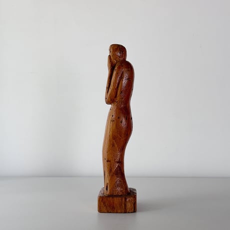 object woman crying 30s Europe