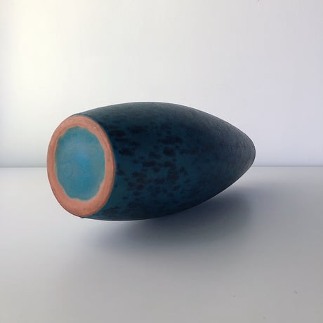 vase ocean blue