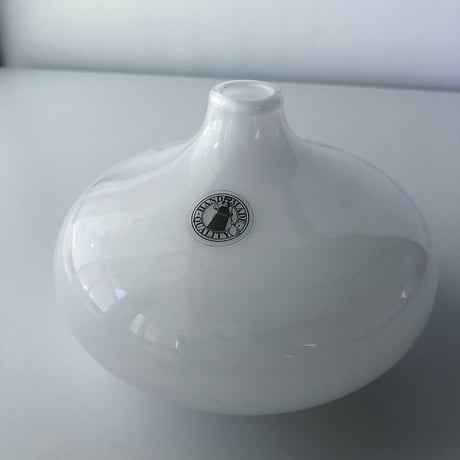 vase snow