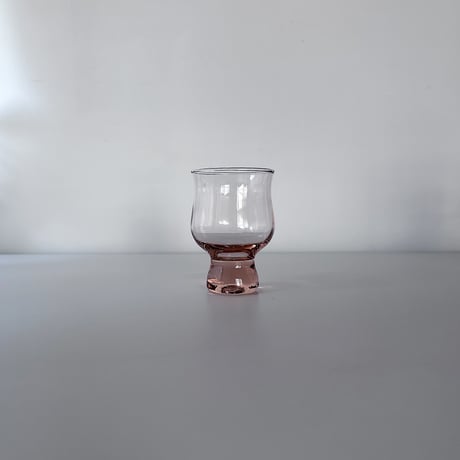 Pink vintage glass glass <MEDIUM>