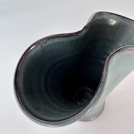Bolingey pinched vase -marine blue