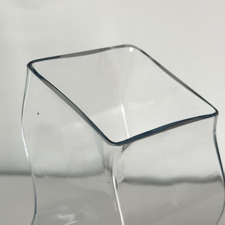 vase wriggling 90s