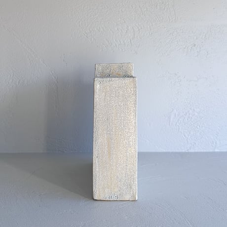 AYA COURVOISIER    vase CARRE / MOON