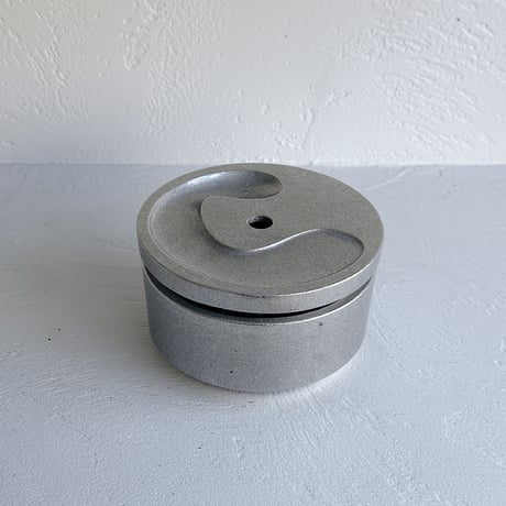 Studio Henry Wilson / Aluminium Oil Burner