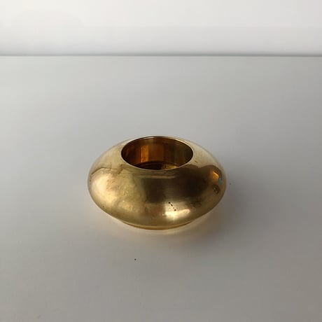 brass pot rounded