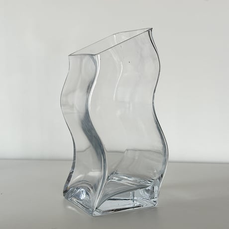 vase wriggling 90s