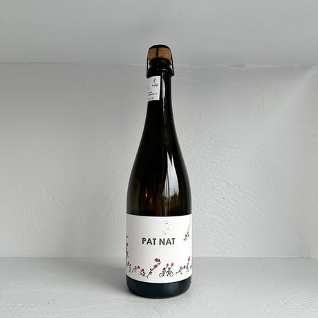<SPARKLING,WHITE> Pat Nat 2022 / Josef Totter