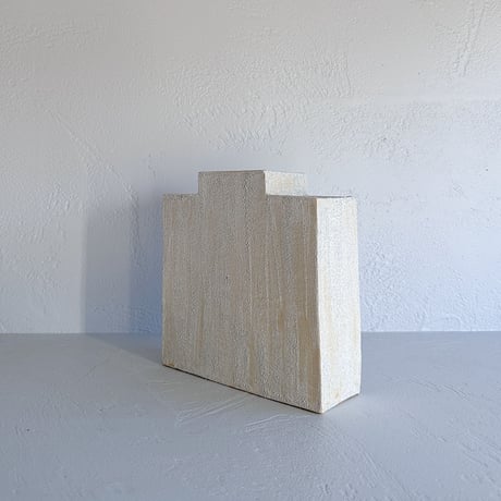 AYA COURVOISIER    vase CARRE / MOON