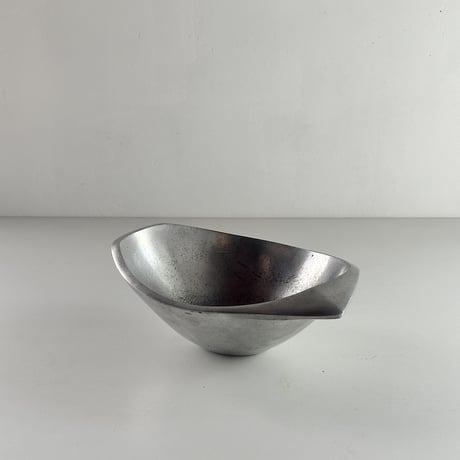 cast aluminum bowl 90s