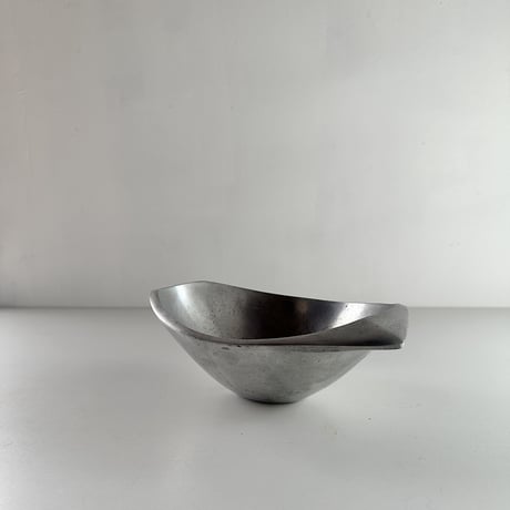 cast aluminum bowl 90s