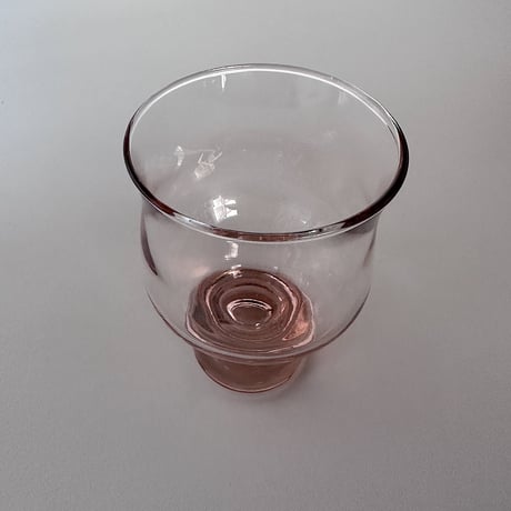 Pink vintage glass glass <MEDIUM>
